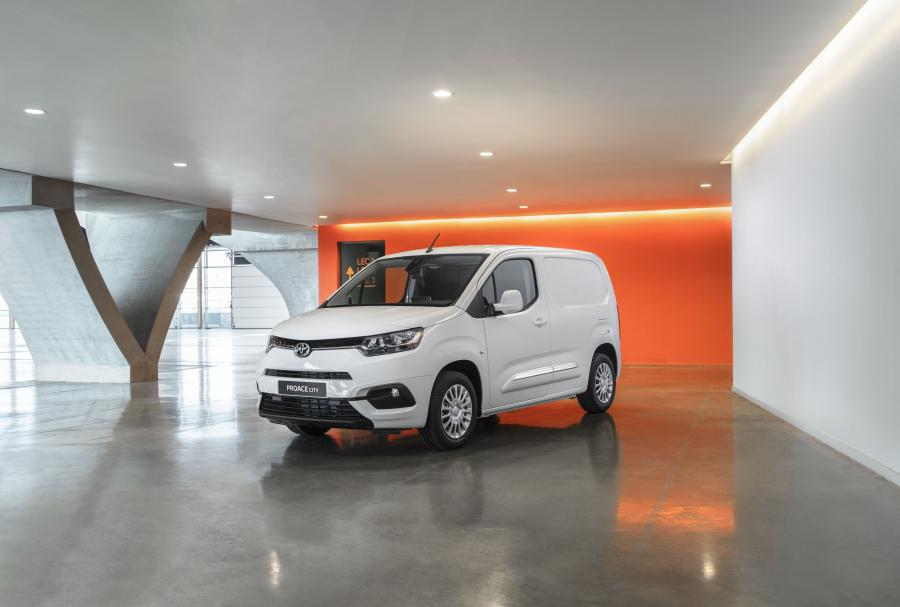  Toyota ProAce City Van 2019 года  (EU) (фото 8 из 53)